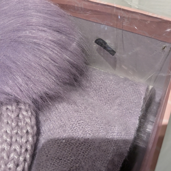 Juicy Couture Scarf & Beanie W/ Pom Set NIB - Picture 5 of 8